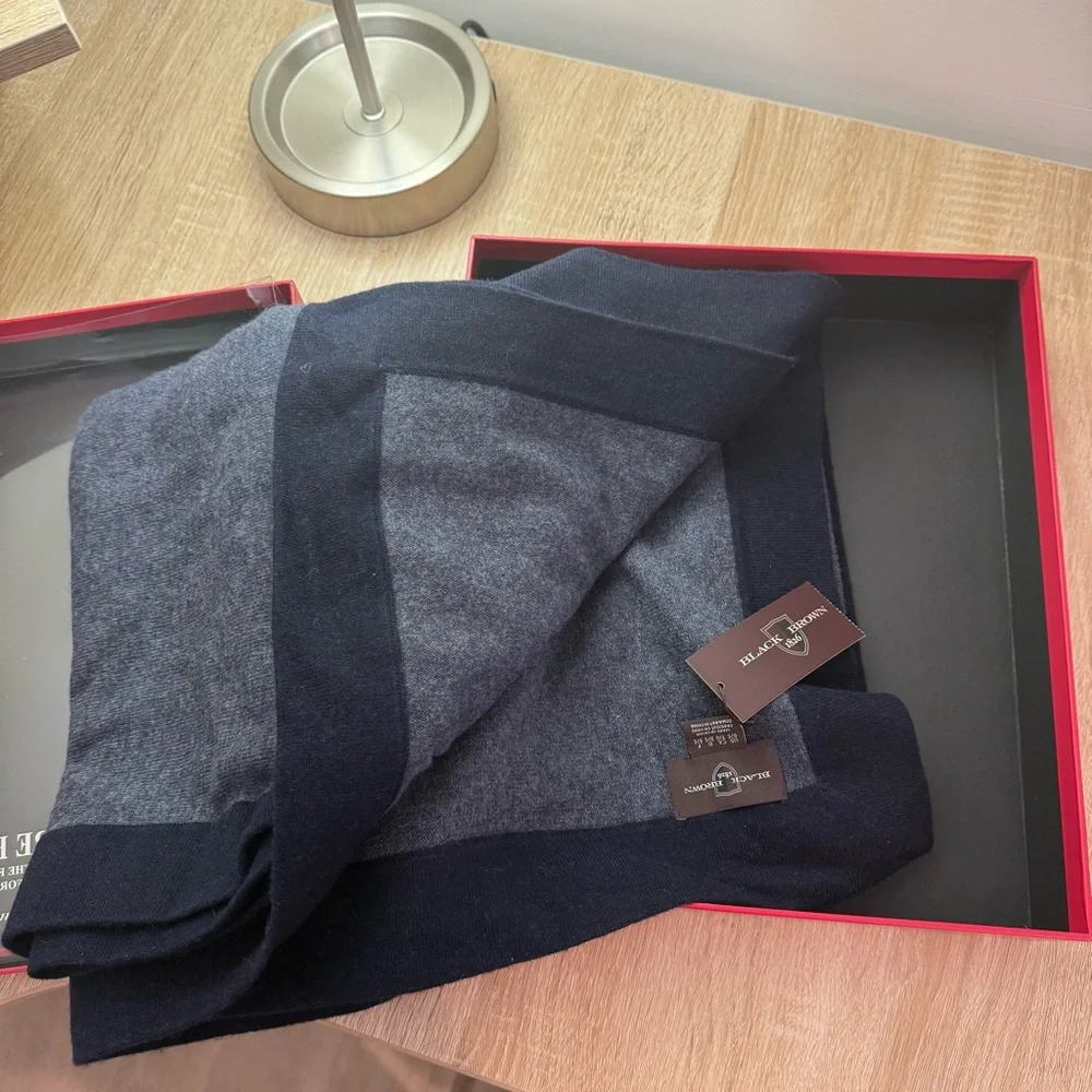 Luxury Wool Cashmere Throw in Gift Box - Picture 3 of 7